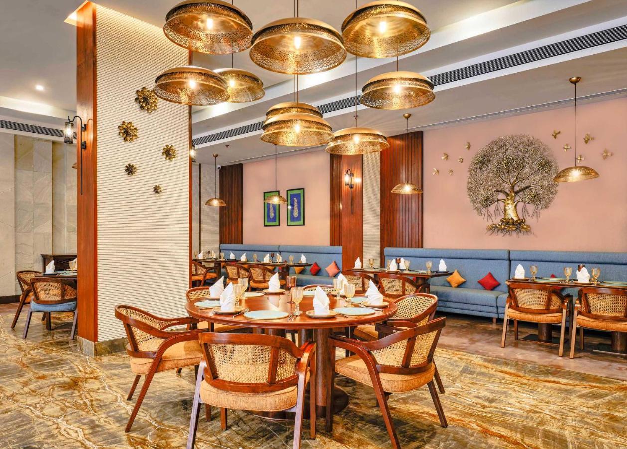Vivanta Ahmedabad Sg Highway Buitenkant foto