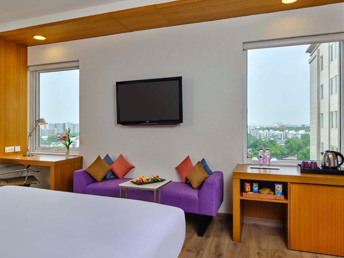 Vivanta Ahmedabad Sg Highway Buitenkant foto
